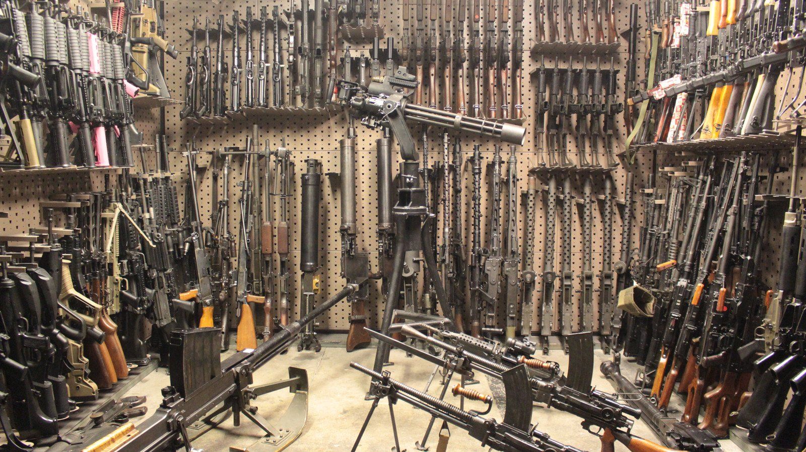The wall of rifles and machine guns at Battlefield Vegas